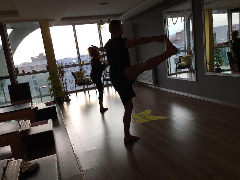 MPilates Studio Reformer Van