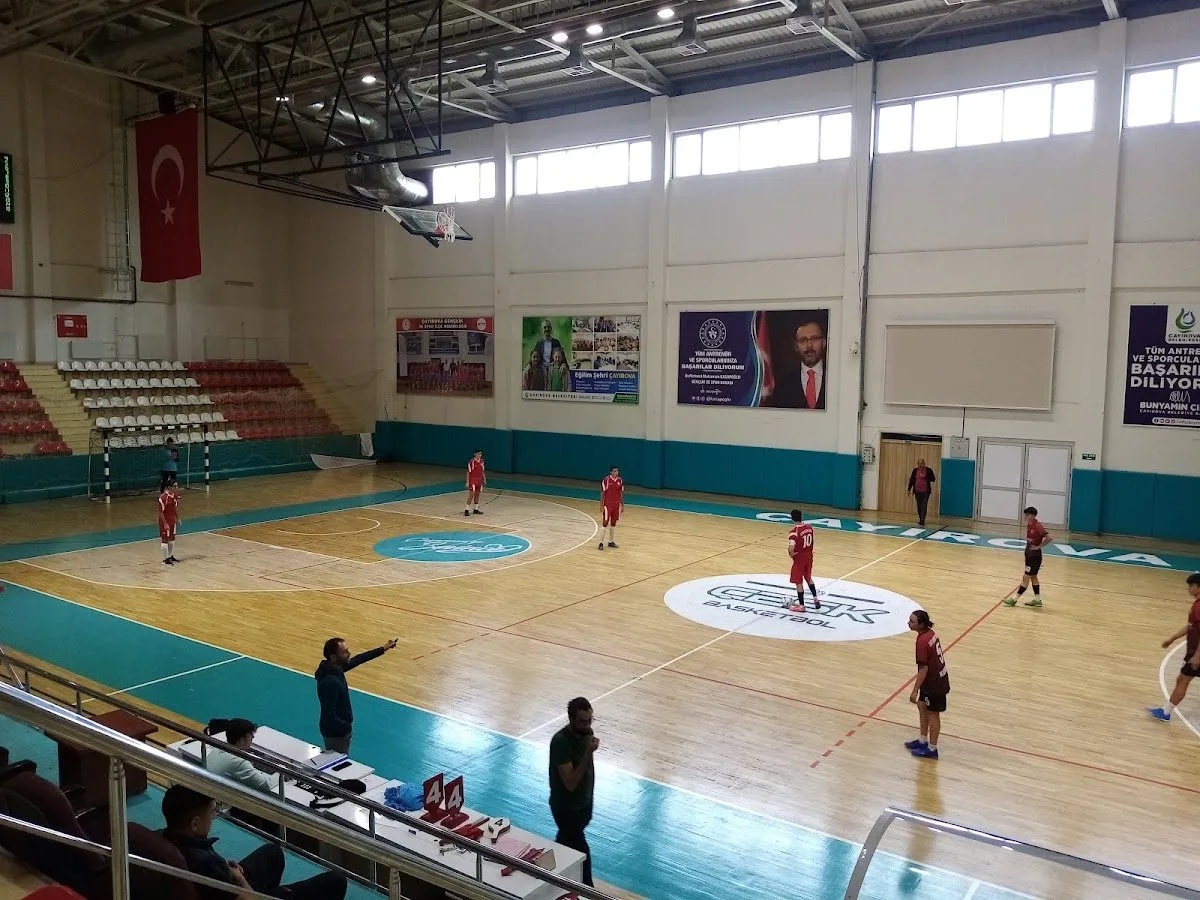 Çayırova Kapalı Spor Salonu