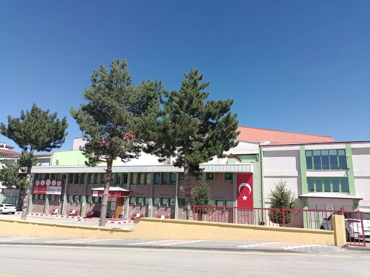 Yozgat Rıza Kayaalp Spor Salonu