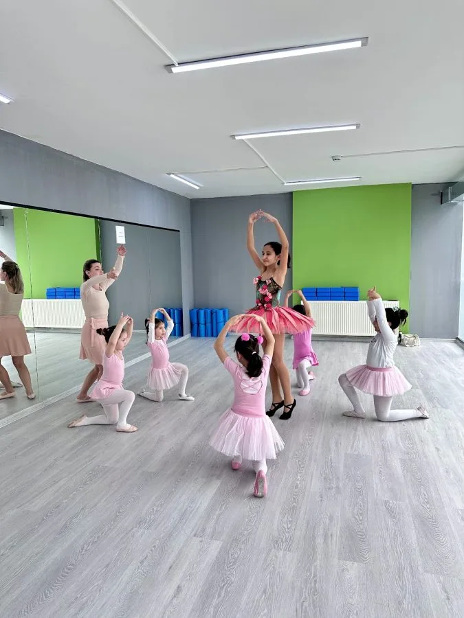 YALZEN ACADEMY | Dans, Sanat, Müzik ve Spor | Cimnastik, Bale, Yoga Pilates | Tiyatro, Rekreasyon | Anne Çocuk Genç | Yalova