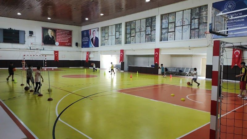 Cumhuriyet Kapalı Spor Salonu