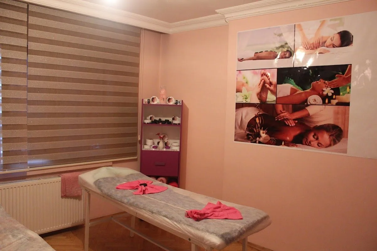 Bayanlara Özel Şifalı Eller Masaj & Terapi Salonu