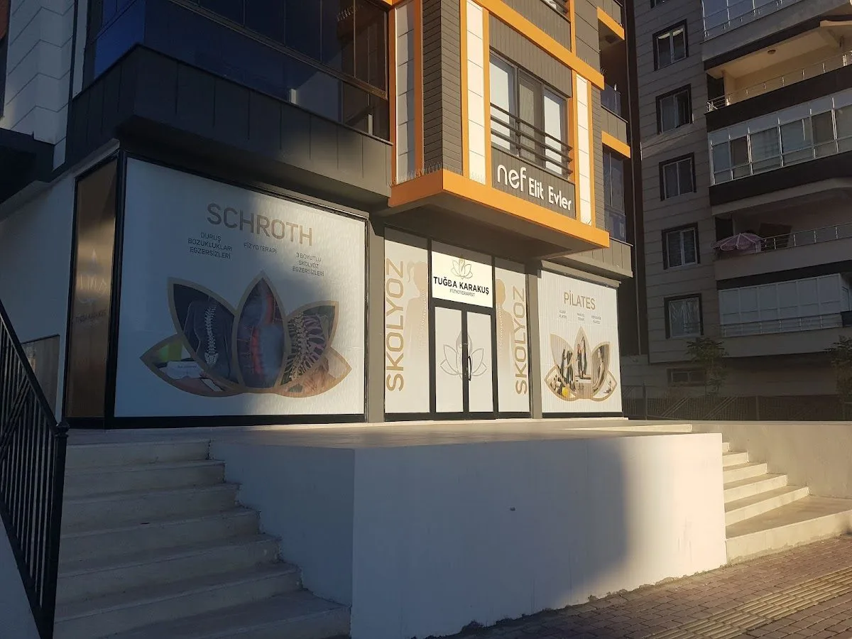 Fizyoterapist Tuğba Karakuş