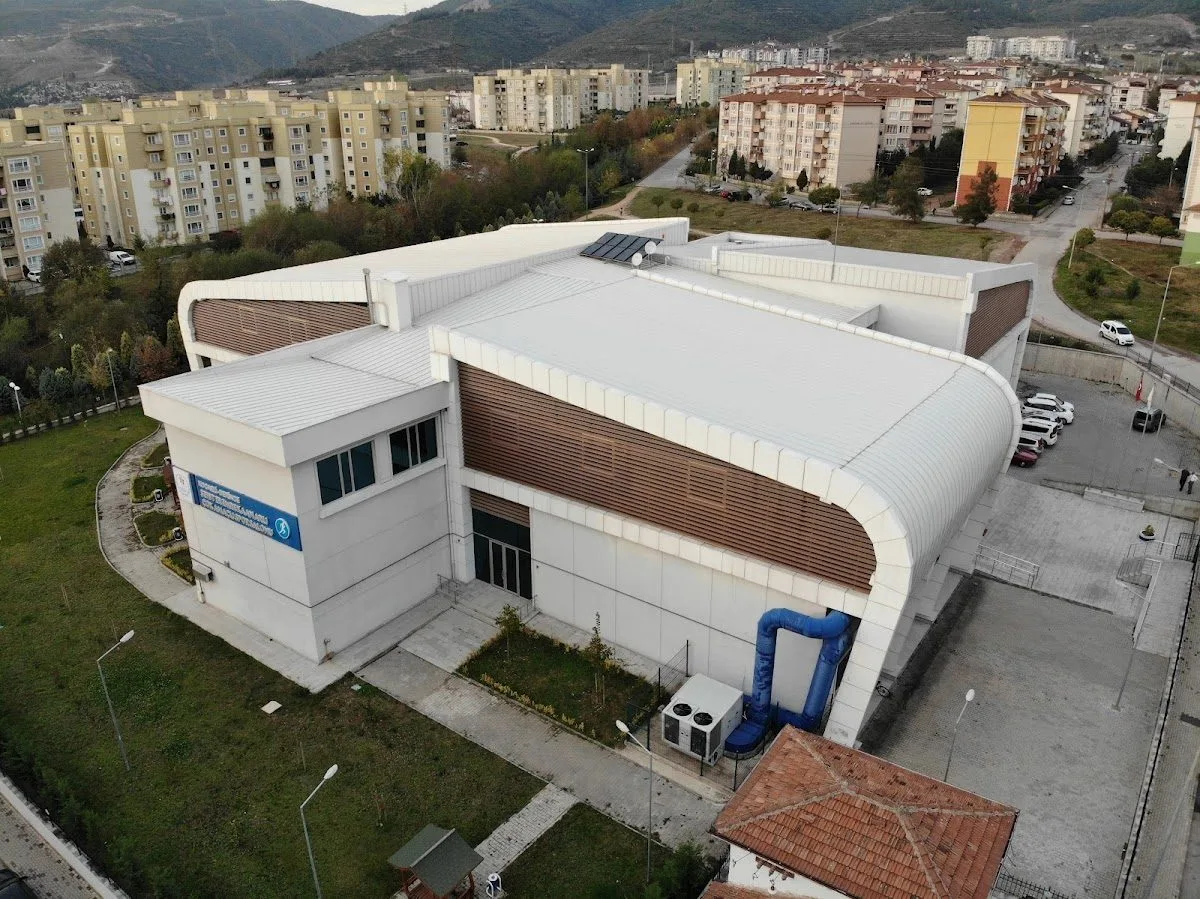 Şehit Emre Kaan Arlı Çok Amaçlı Spor Salonu