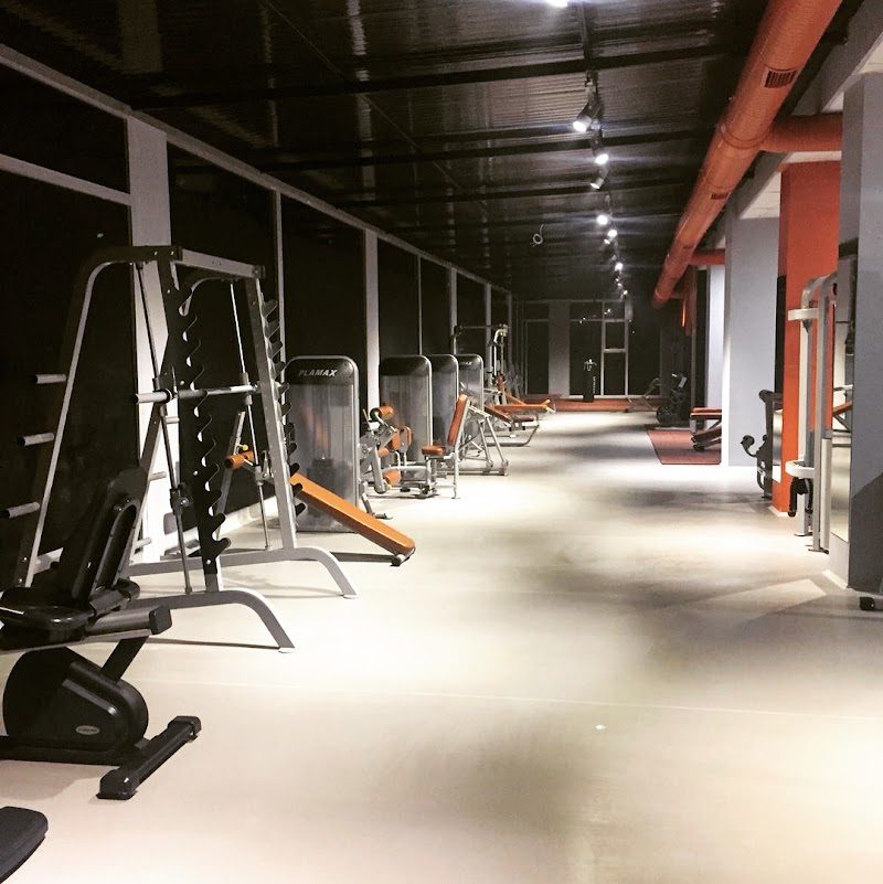 LİFE CENTER FITNEES CLUB
