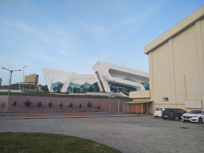 Çayırova Kapalı Spor Salonu