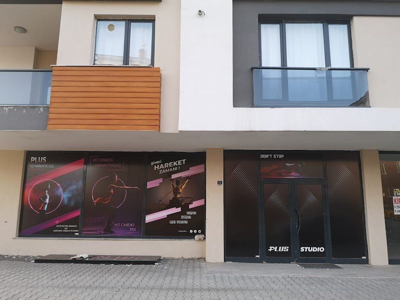 PLUS REFORMER&YOGA STUDYO