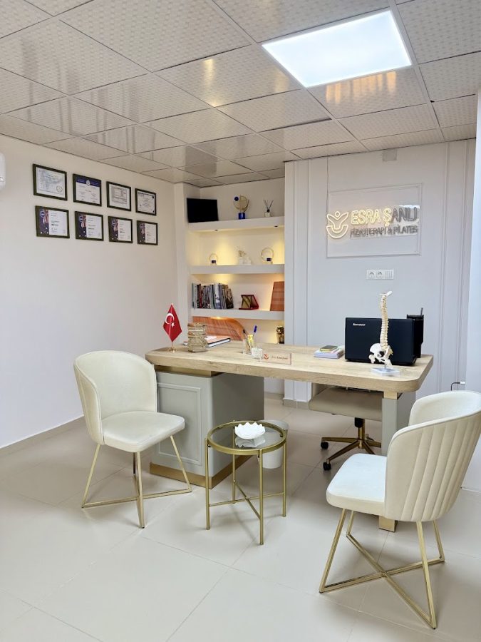 Esra Şanlı Fizyoterapist ve Pilates