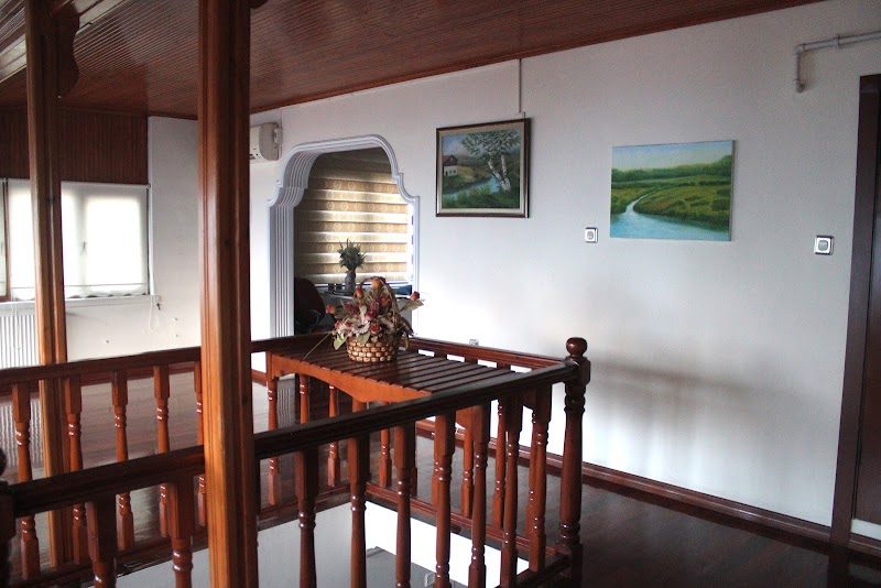 Bayanlara Özel Şifalı Eller Masaj & Terapi Salonu