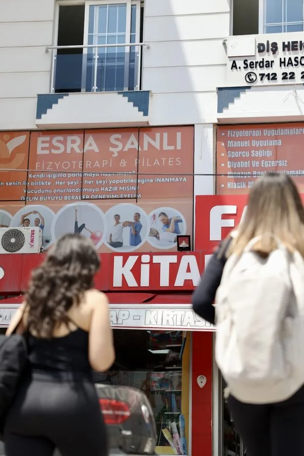 Esra Şanlı Fizyoterapist ve Pilates