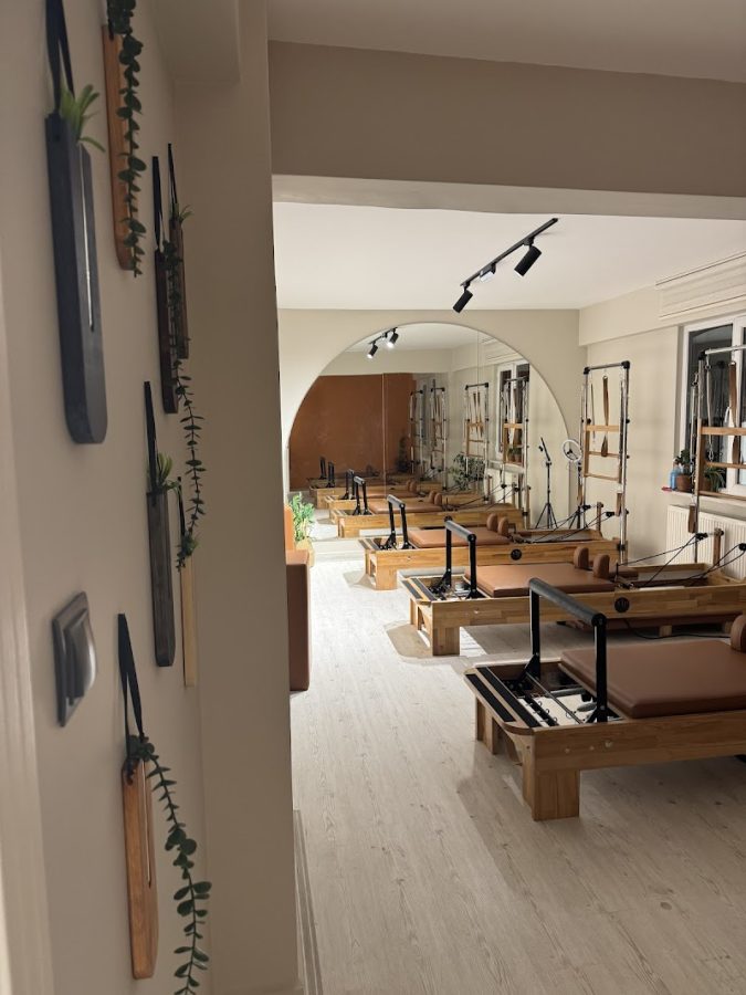 Stretch pilates studio