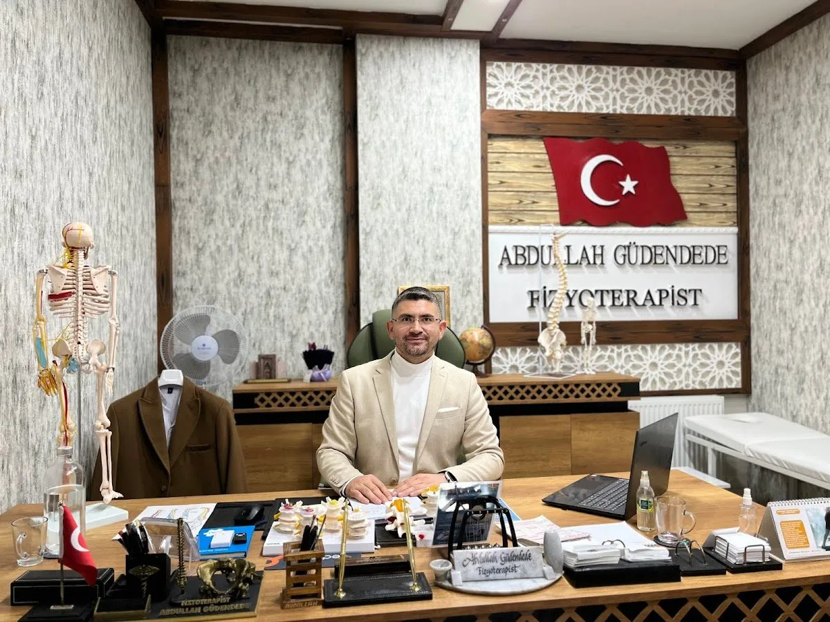 Fizyoterapist Abdullah Güdendede